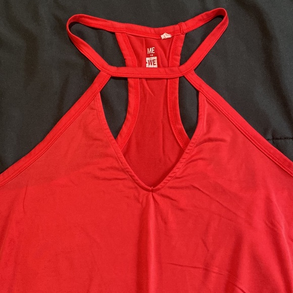 Red tank - Picture 2 of 2